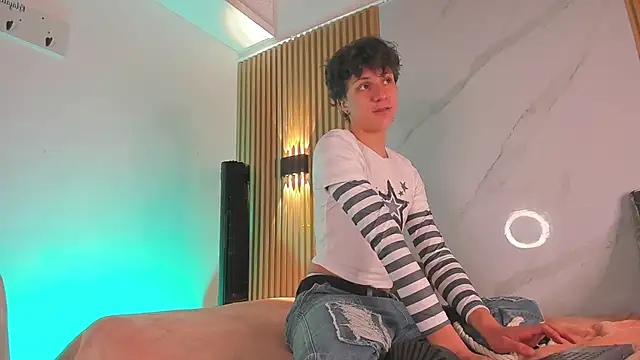 Snapshot of IM_DAREN chatting on December 2025 05:26:01 AM IM DAREN online show from December 2025 05:26:01 AM