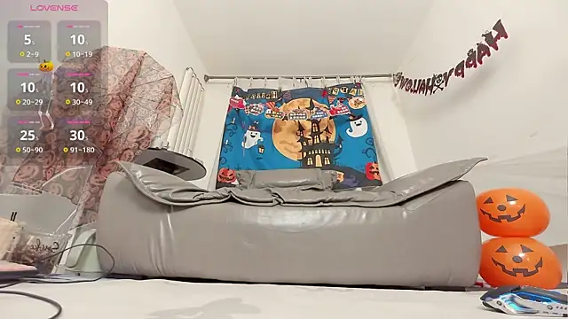 Snapshot of fox-yiyi chatting on October 2025 12:02:02 PM fox-yiyi online show from October 2025 12:02:02 PM