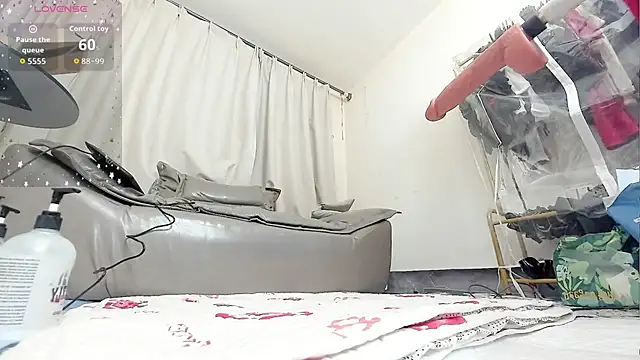 fox-yiyi online show from February 2026 11:52:01 AM