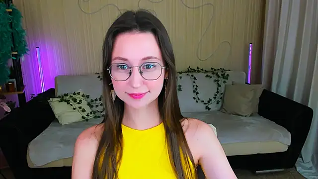 YourLovellyStory online show from November 2025 04:51:01 PM