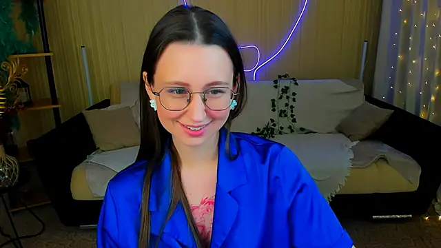 YourLovellyStory online show from February 2026 04:21:02 PM