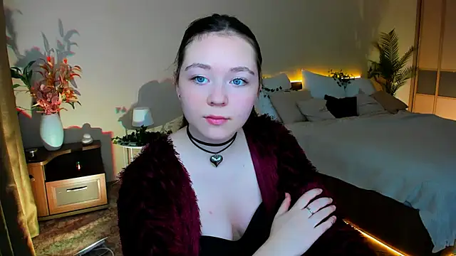 AlluringLookk online show from October 2025 12:27:02 PM