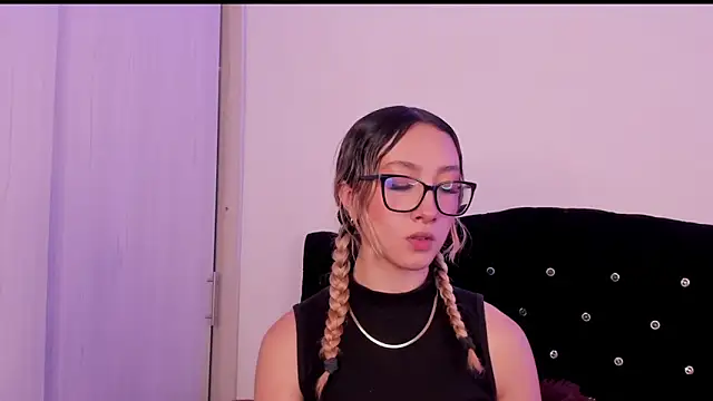 LauMiller online show from October 2025 10:11:01 PM