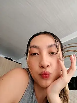 LauMiller online show from November 2025 05:34:02 PM