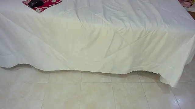 Bella Miia online show from September 2025 12:27:02 PM