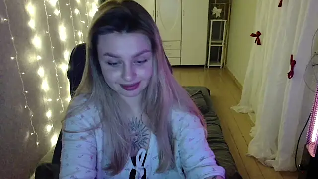 AngelicaHollywood online show from December 2025 08:27:02 PM