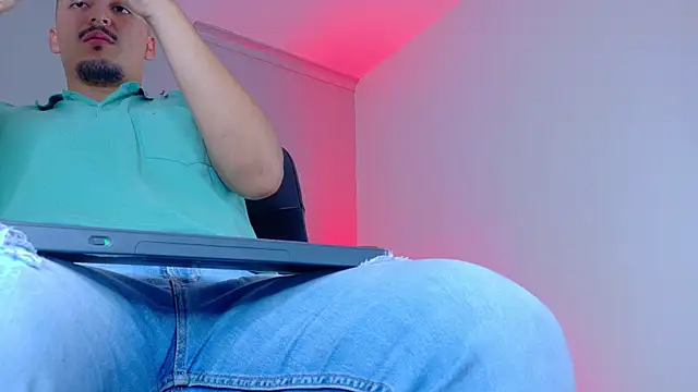 MrFox   online show from January 2026 07:41:01 PM