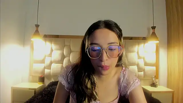 Emilia Bons online show from October 2025 01:14:01 PM