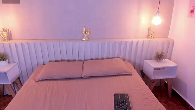 Snapshot of HannahToons chatting on March 2026 02:46:01 AM HannahToons online show from March 2026 02:46:01 AM