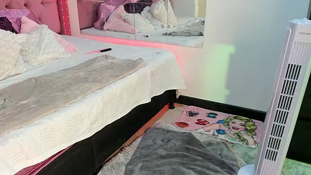 sara ramirez01 online show from September 2025 01:49:01 AM