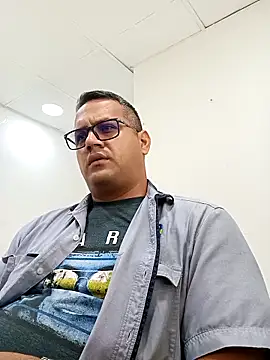 geimos36 online show from October 2025 05:43:01 PM