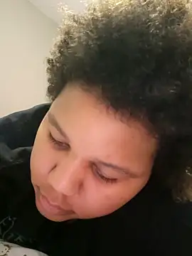 Snapshot of chocolate_bella chatting on September 2025 04:10:02 PM chocolate bella online show from September 2025 04:10:02 PM
