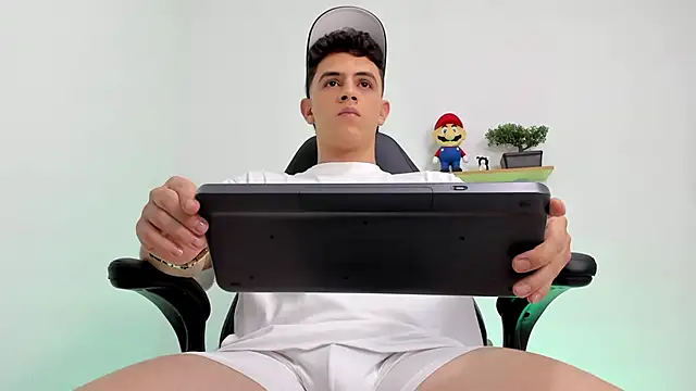 Mikecooper online show from February 2026 02:21:02 AM