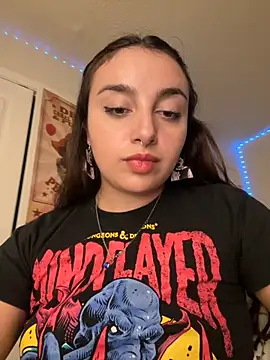 Snapshot of CharmingMaddie chatting on September 2025 04:45:02 AM CharmingMaddie online show from September 2025 04:45:02 AM