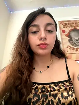 Snapshot of CharmingMaddie chatting on September 2025 05:12:02 PM CharmingMaddie online show from September 2025 05:12:02 PM