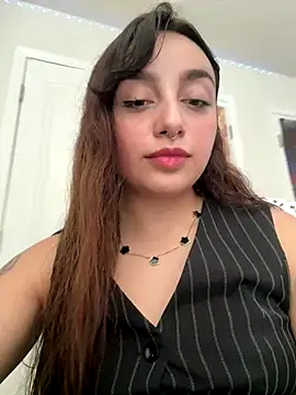 Snapshot of CharmingMaddie chatting on September 2025 04:18:01 PM CharmingMaddie online show from September 2025 04:18:01 PM