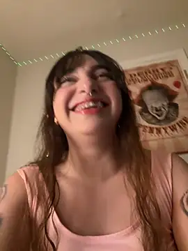 Snapshot of CharmingMaddie chatting on September 2025 03:32:01 AM CharmingMaddie online show from September 2025 03:32:01 AM