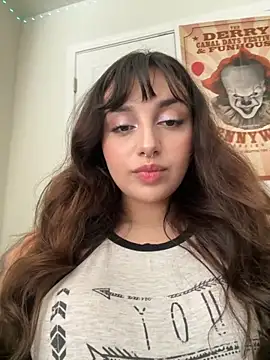 Snapshot of CharmingMaddie chatting on October 2025 05:03:02 PM CharmingMaddie online show from October 2025 05:03:02 PM