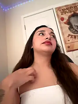 Snapshot of CharmingMaddie chatting on October 2025 04:13:01 PM CharmingMaddie online show from October 2025 04:13:01 PM