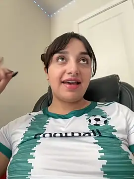 Snapshot of CharmingMaddie chatting on October 2025 03:24:01 PM CharmingMaddie online show from October 2025 03:24:01 PM