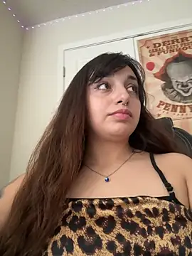 Snapshot of CharmingMaddie chatting on November 2025 05:44:01 PM CharmingMaddie online show from November 2025 05:44:01 PM