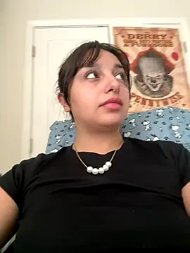 Snapshot of CharmingMaddie chatting on November 2025 02:00:01 PM CharmingMaddie online show from November 2025 02:00:01 PM