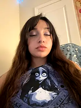 Snapshot of CharmingMaddie chatting on November 2025 09:36:02 PM CharmingMaddie online show from November 2025 09:36:02 PM