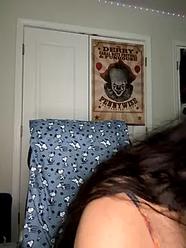 Snapshot of CharmingMaddie chatting on December 2025 06:35:02 PM CharmingMaddie online show from December 2025 06:35:02 PM