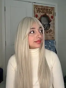 Snapshot of CharmingMaddie chatting on December 2025 06:47:02 PM CharmingMaddie online show from December 2025 06:47:02 PM