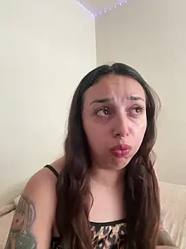 Snapshot of CharmingMaddie chatting on May 2026 04:14:01 PM CharmingMaddie online show from May 2026 04:14:01 PM