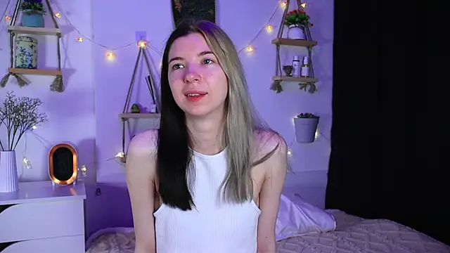 Snapshot of EmmieBlade chatting on October 2025 07:13:01 PM EmmieBlade online show from October 2025 07:13:01 PM