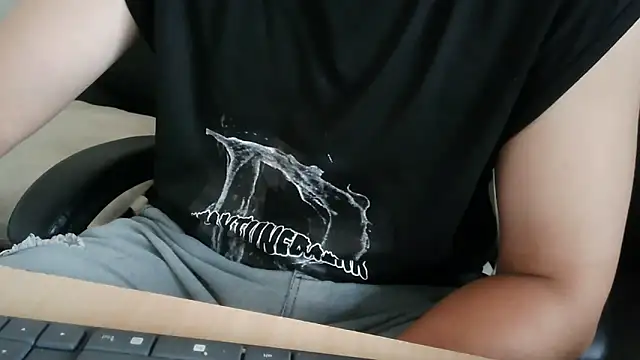 bigbb101011 online show from November 2025 01:59:02 AM