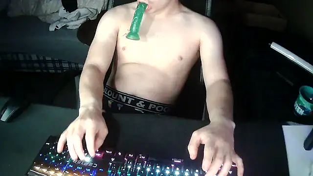 Snapshot of solooboy18 chatting on September 2025 08:53:02 PM solooboy18 online show from September 2025 08:53:02 PM