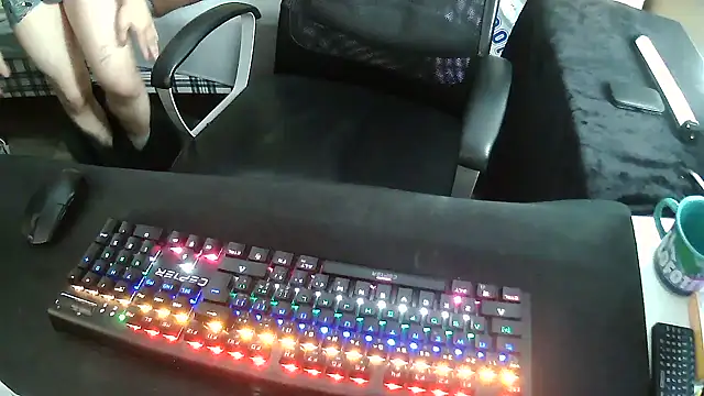 Snapshot of solooboy18 chatting on September 2025 12:41:02 PM solooboy18 online show from September 2025 12:41:02 PM