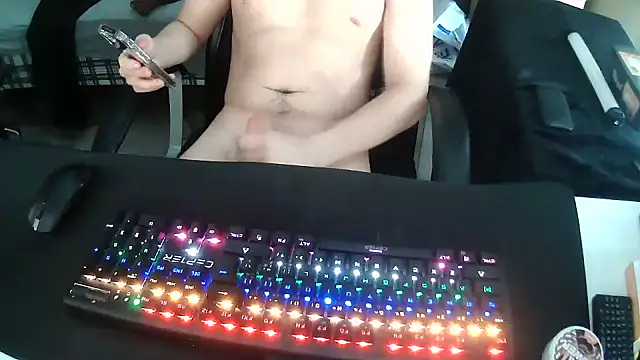 Snapshot of solooboy18 chatting on September 2025 02:44:01 PM solooboy18 online show from September 2025 02:44:01 PM