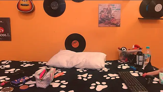 meisevil77 online show from December 2025 02:40:02 AM