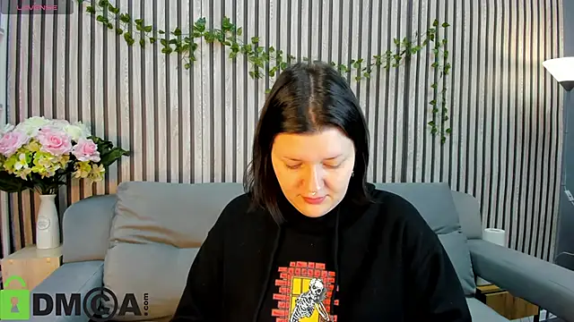 Michele Greenn online show from November 2025 01:08:01 AM