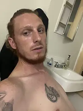 Snapshot of BIGxRED chatting on September 2025 03:19:01 AM BIGxRED online show from September 2025 03:19:01 AM