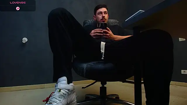 EnzoRace online show from October 2025 05:55:02 AM