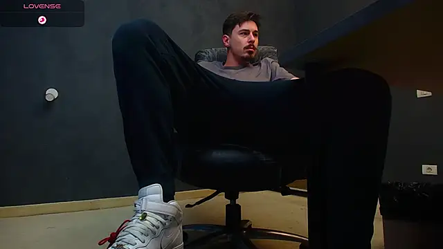 EnzoRace online show from October 2025 06:15:01 AM