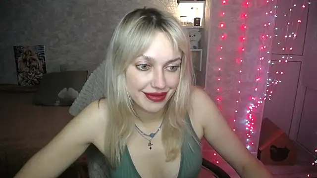 NickyAdamidi online show from November 2025 04:51:02 PM