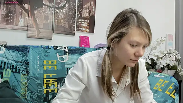 Sunny Sammy online show from November 2025 01:33:01 AM