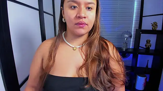 ElaBourn  online show from September 2025 01:16:02 PM