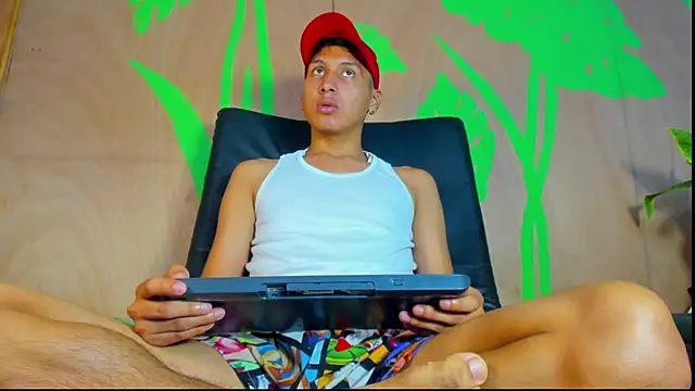 spicy adonhis online show from April 2026 01:11:01 PM