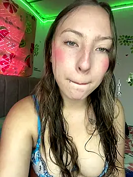 Snapshot of Tiara_19 chatting on September 2025 08:09:02 PM Tiara 19 online show from September 2025 08:09:02 PM