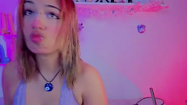 zoelight18 online show from December 2025 07:12:02 PM