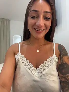 Ninabigtitied online show from December 2025 05:28:02 PM