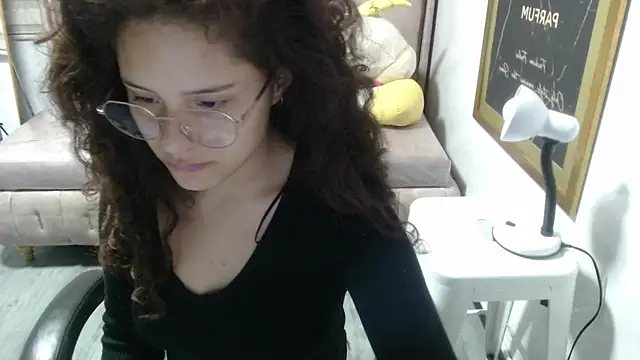 Velvet Moon V online show from November 2025 01:34:01 PM