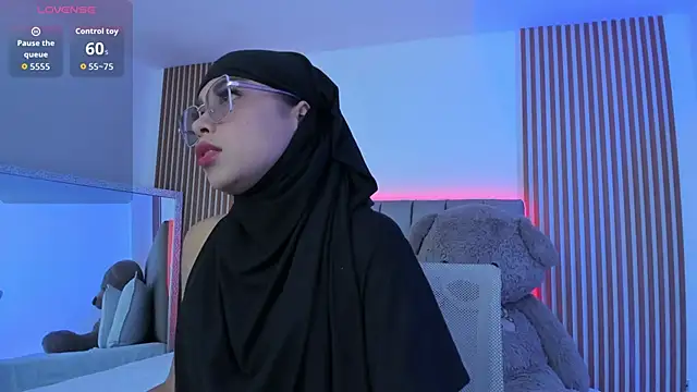 naishaa  online show from September 2025 06:46:02 PM