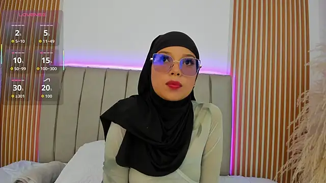 naishaa  online show from November 2025 06:03:02 PM